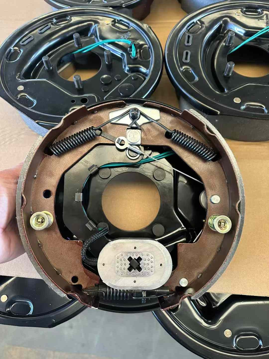 10 Inch 3.5k lbs 10" X 2-1/4" Self Adjusting RV Trailer Electric Trailer Brake Kit
